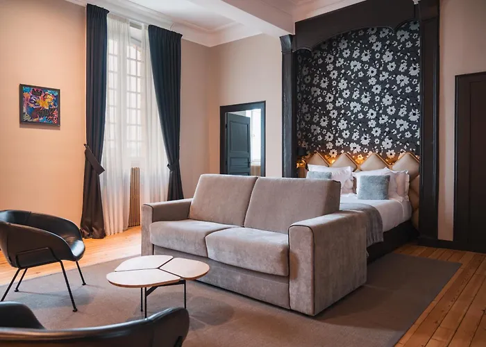 Le Monastere De Mont & Saint-Mont